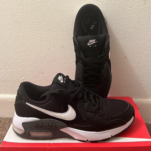 Women's Nike Air Max Excee Sneakers in original box - Picture 2 of 7